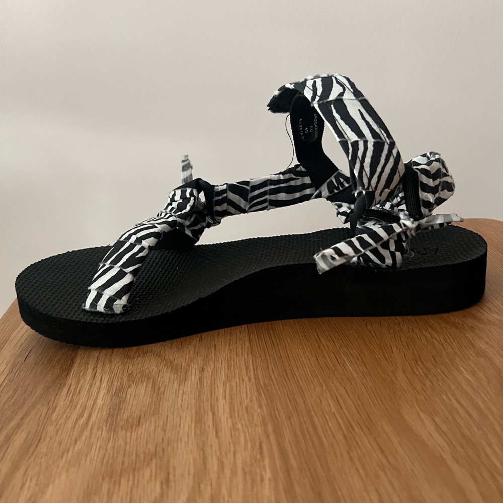Arizona Love sandals size in EU 40. New without tags.